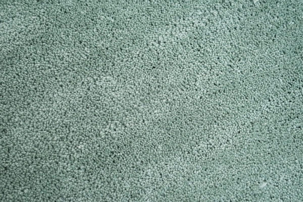 Modern Irregular Oval Rug – Hand-Tufted from New Zealand Wool with Soft and Cozy Feel