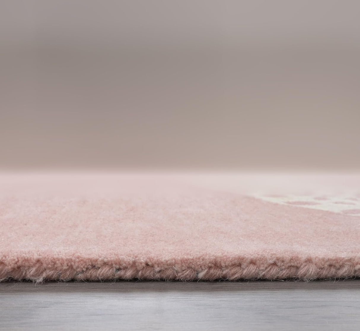 Hand-Tufted Snake Wool Rug