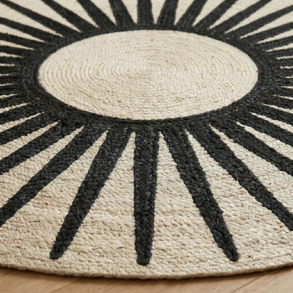 Round Jute Rug – Handwoven Natural Fiber Accent Rug