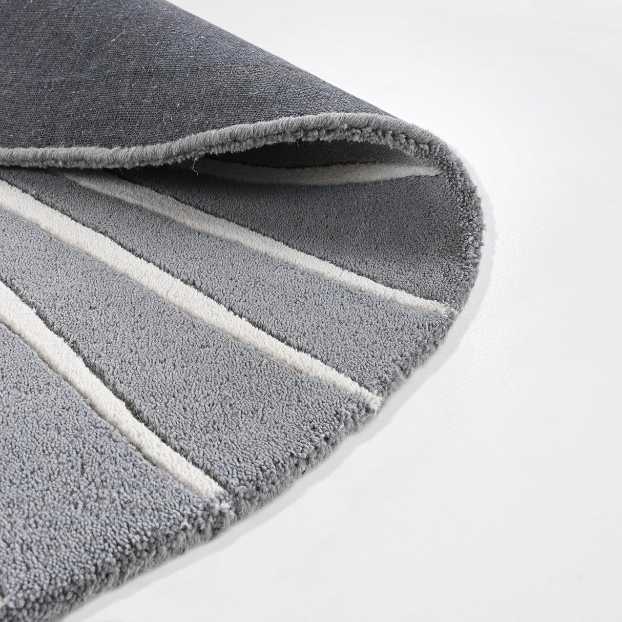 Modern Round Area Rug – Hand-Tufted with 100% New Zealand Wool