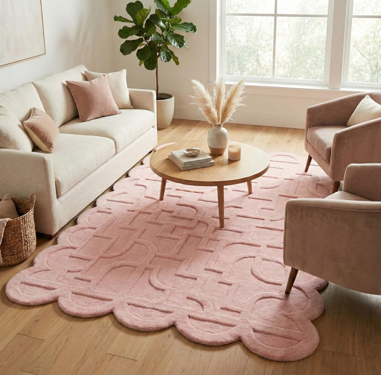 Hand-Tufted Wool Rug Scalloped Edge Modern Geometric Pattern