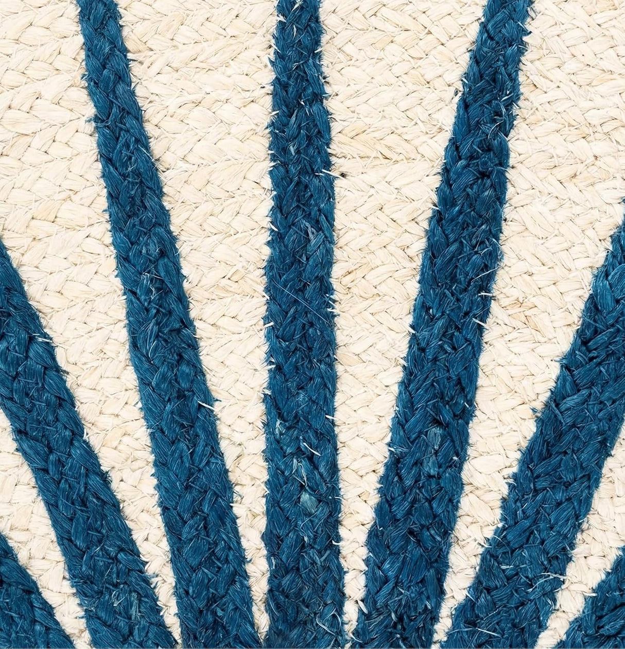 Round Jute Rug – Handwoven Natural Fiber Accent Rug