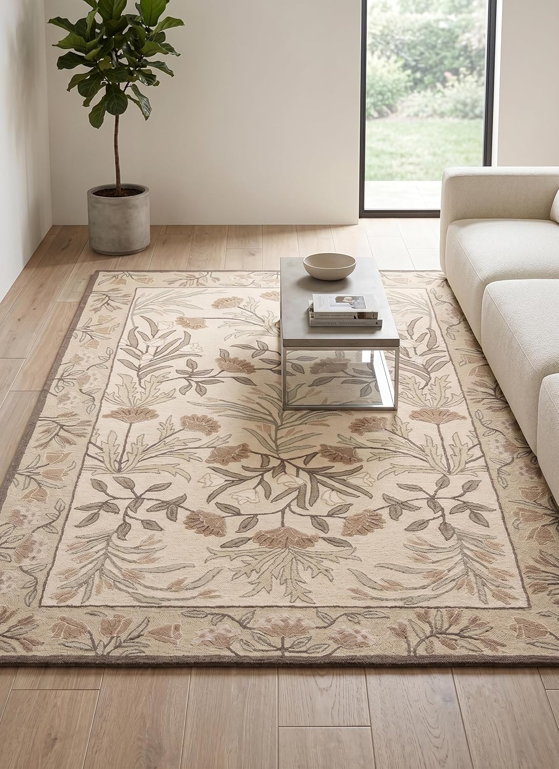 Hand-Tufted Adeline Wool Rug with Traditional Floral Tulip Design