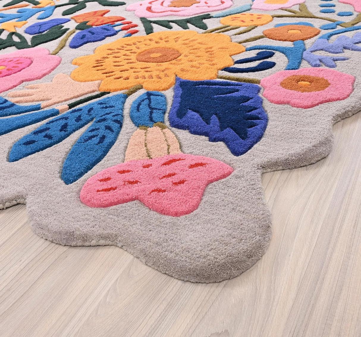 Hand-Tufted Wool Floral Area Rug – Colorful Botanical Garden Design