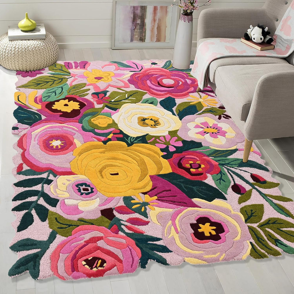 Floral Hand-Tufted Wool Rug – Vibrant Color, Plush Feel, Unique Scalloped Edge