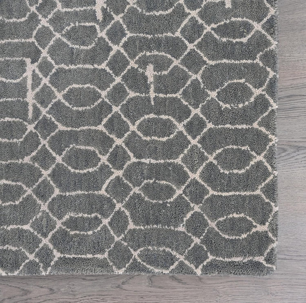 Modern Hand-Tufted Geometric Patterned Wool Area Rug for Living Room, Bedroom, and Home Décor – Soft and Plush Carpet for Cozy and Stylish Interiors