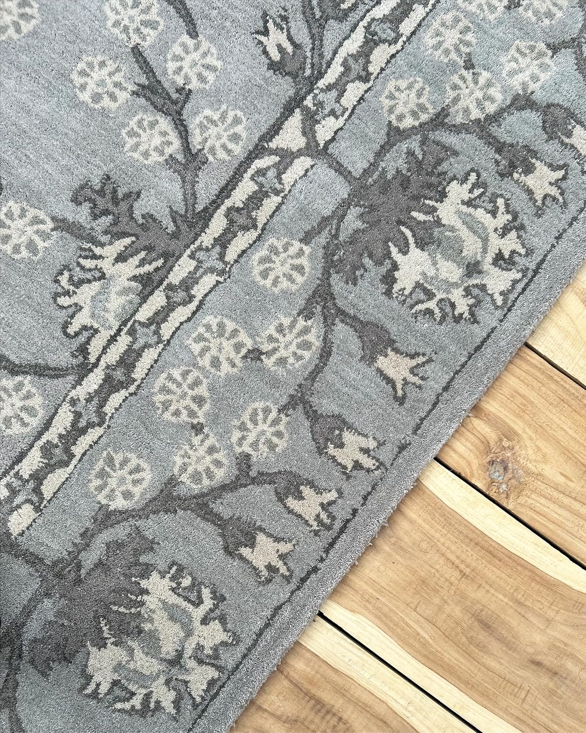 Hand Made Kennedy Charcoal 100% Imported Wool Rug
