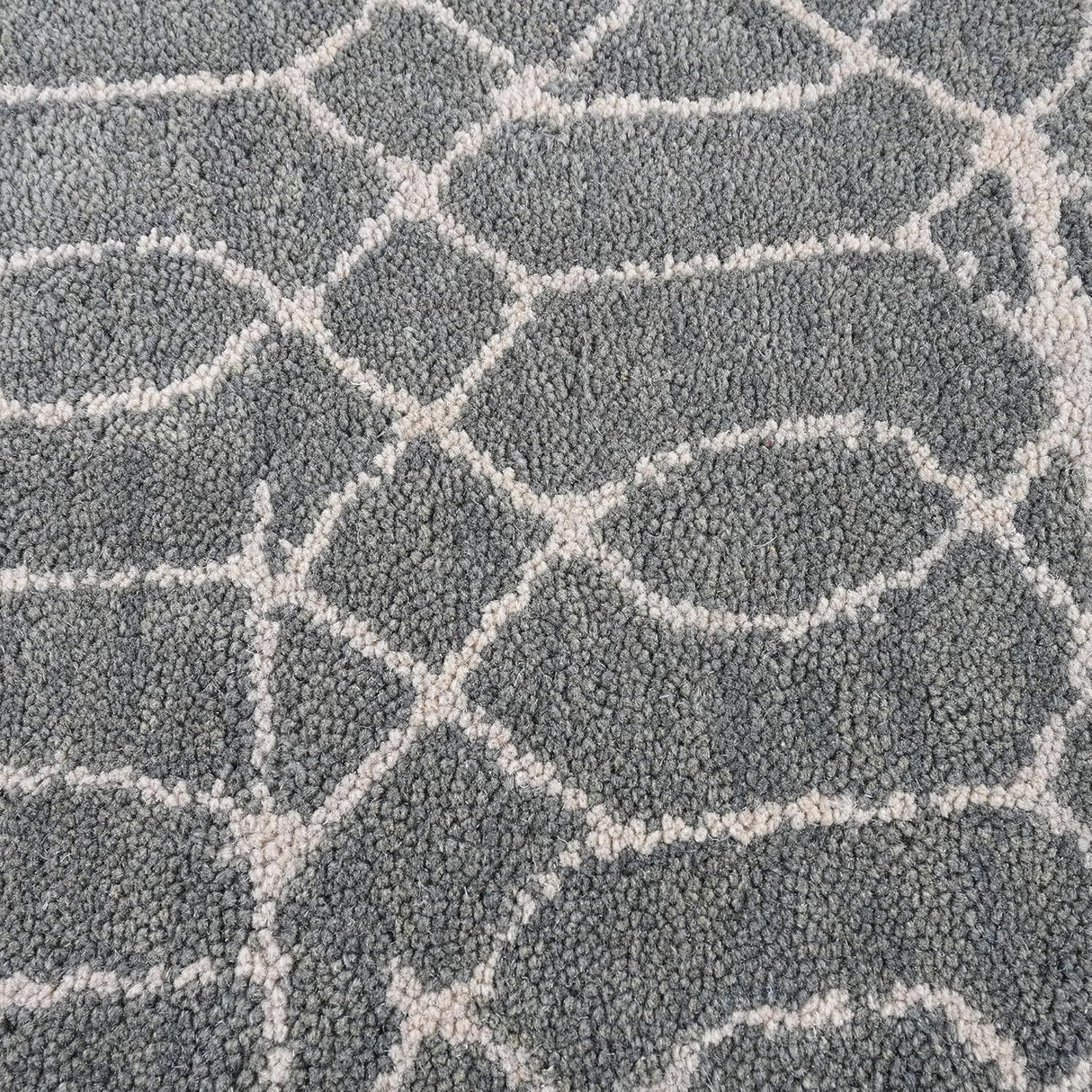 Modern Hand-Tufted Geometric Patterned Wool Area Rug for Living Room, Bedroom, and Home Décor – Soft and Plush Carpet for Cozy and Stylish Interiors