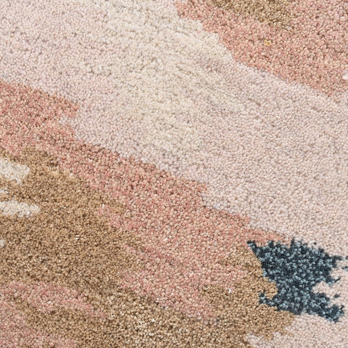 Premium Modern Handmade Wool & Viscose Flame Pattern Area Rug