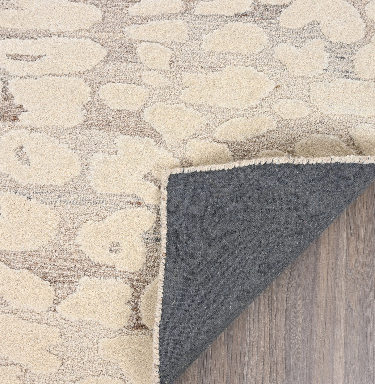 Handmade Beige Abstract Wool Area Rug – Soft Plush Texture with Contemporary Design for Modern and Classic Interiors, Perfect for Living Room, Bedroom, or Dining Room Décor