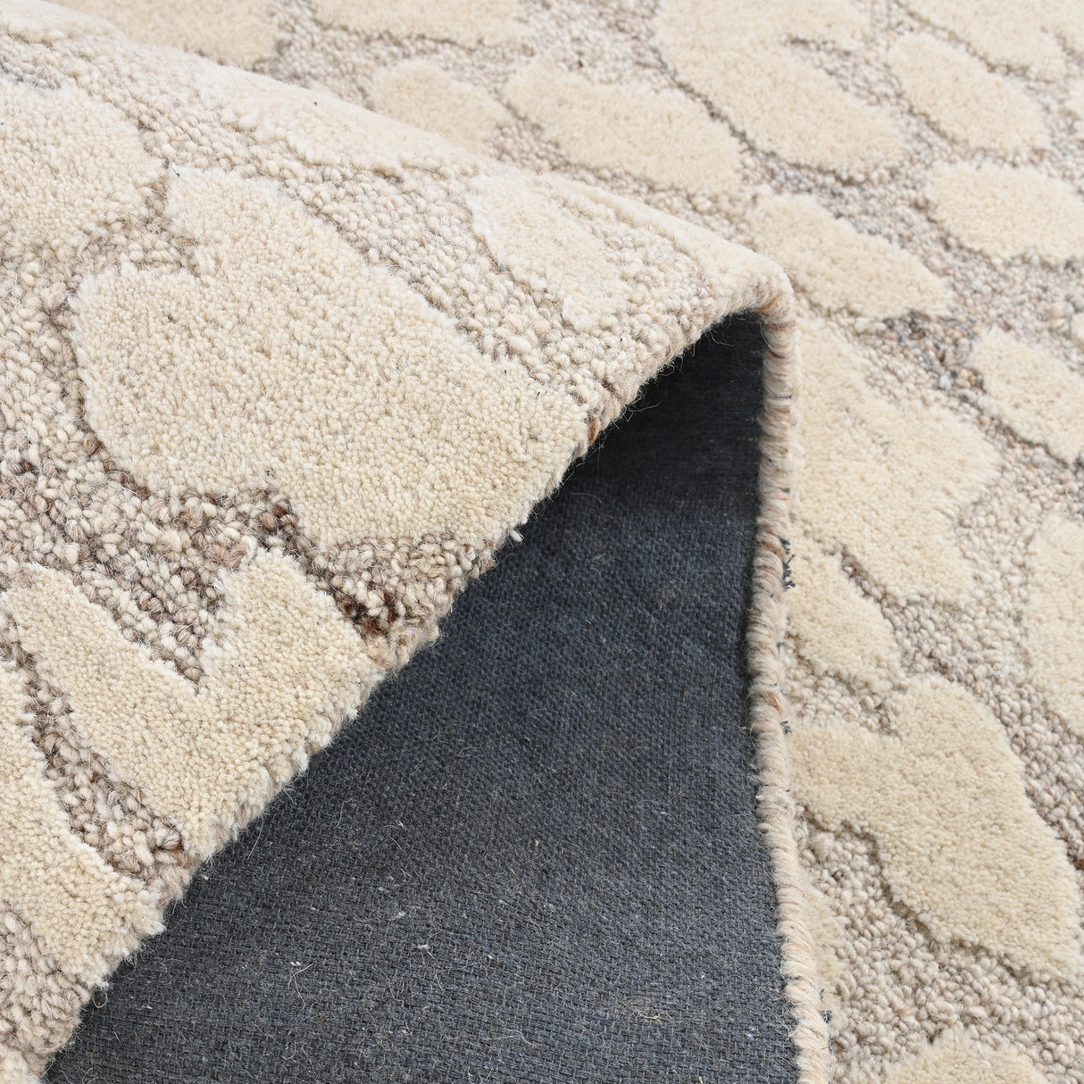 Handmade Beige Abstract Wool Area Rug – Soft Plush Texture with Contemporary Design for Modern and Classic Interiors, Perfect for Living Room, Bedroom, or Dining Room Décor