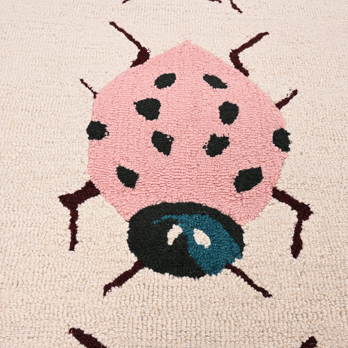 Colorful Beetle-Inspired Hand-Tufted Wool Rug – Eco-Friendly, Soft & Durable Carpet