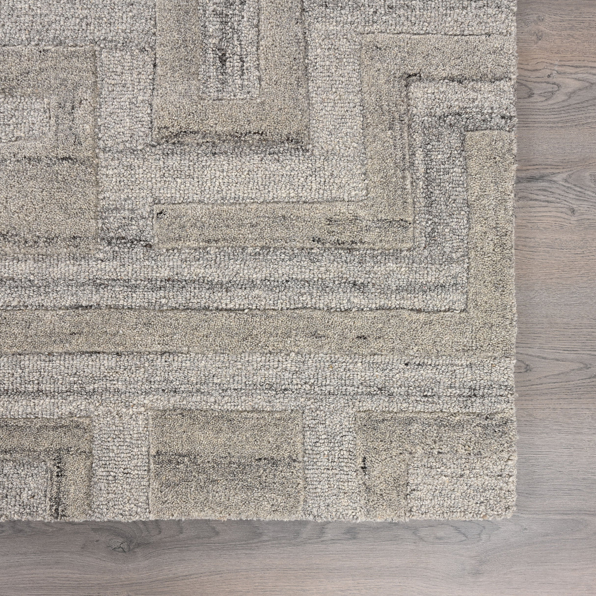 Geometric Wool Rug – Hand-Tufted, Modern Maze Design, Soft & Durable