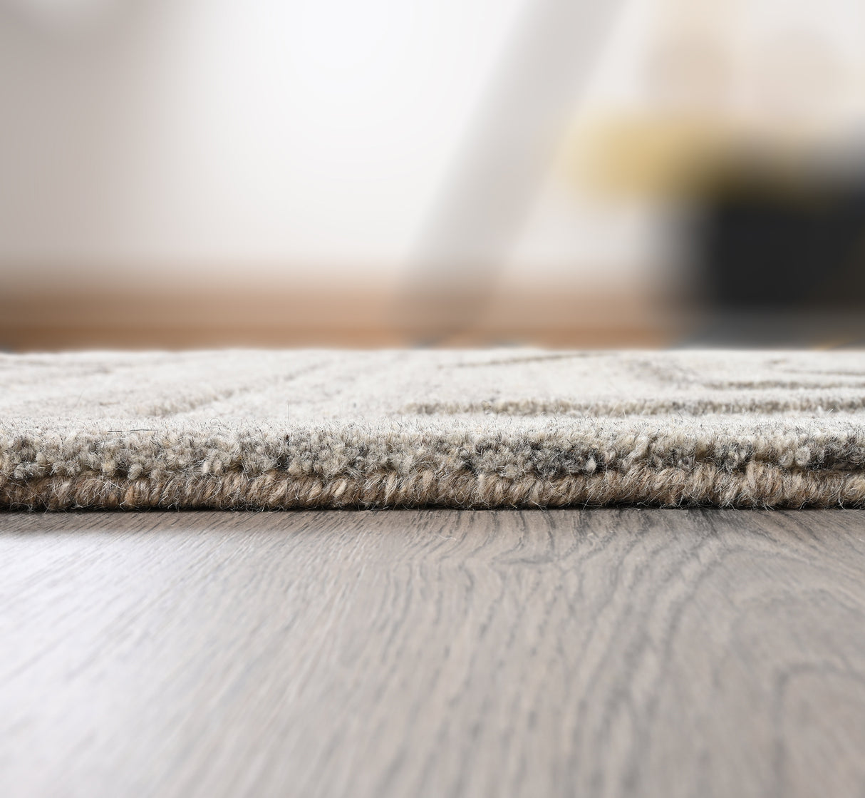 Geometric Wool Rug – Hand-Tufted, Modern Maze Design, Soft & Durable