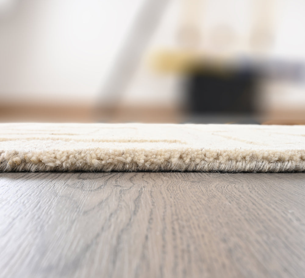 Geometric Wool Rug – Hand-Tufted, Modern Maze Design, Soft & Durable