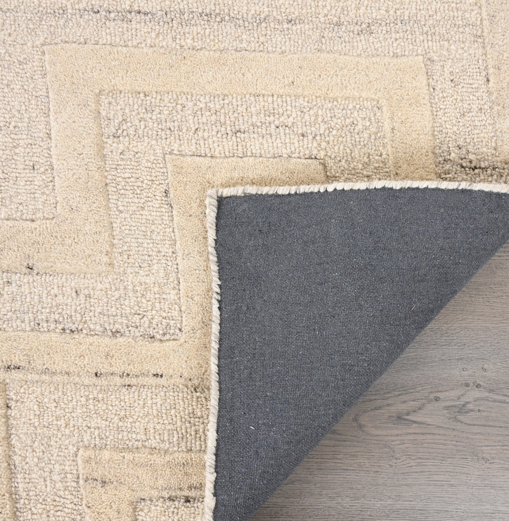 Geometric Wool Rug – Hand-Tufted, Modern Maze Design, Soft & Durable