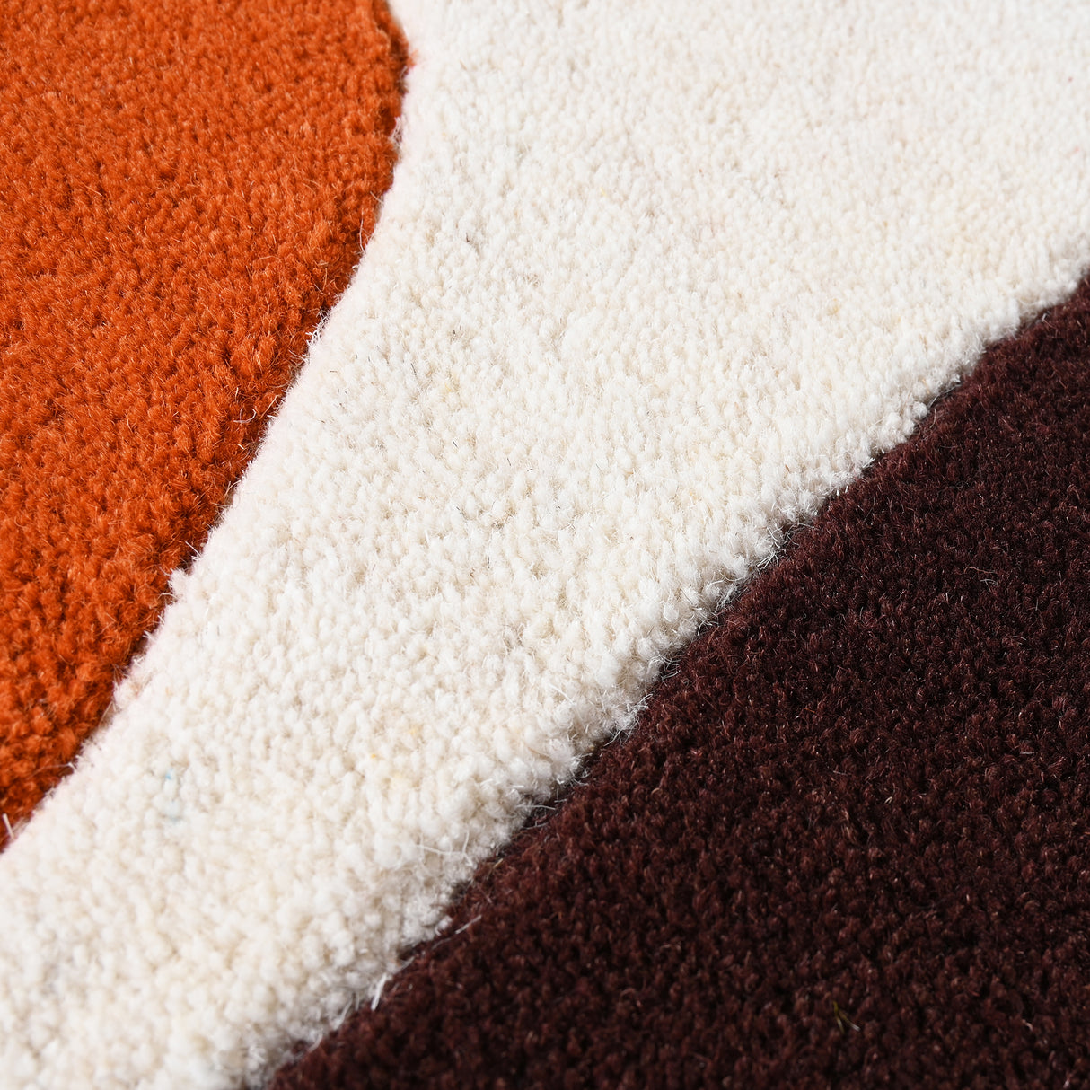 Hand-Tufted Round Wool Rug – Modern Circular Design, 100% Natural Wool