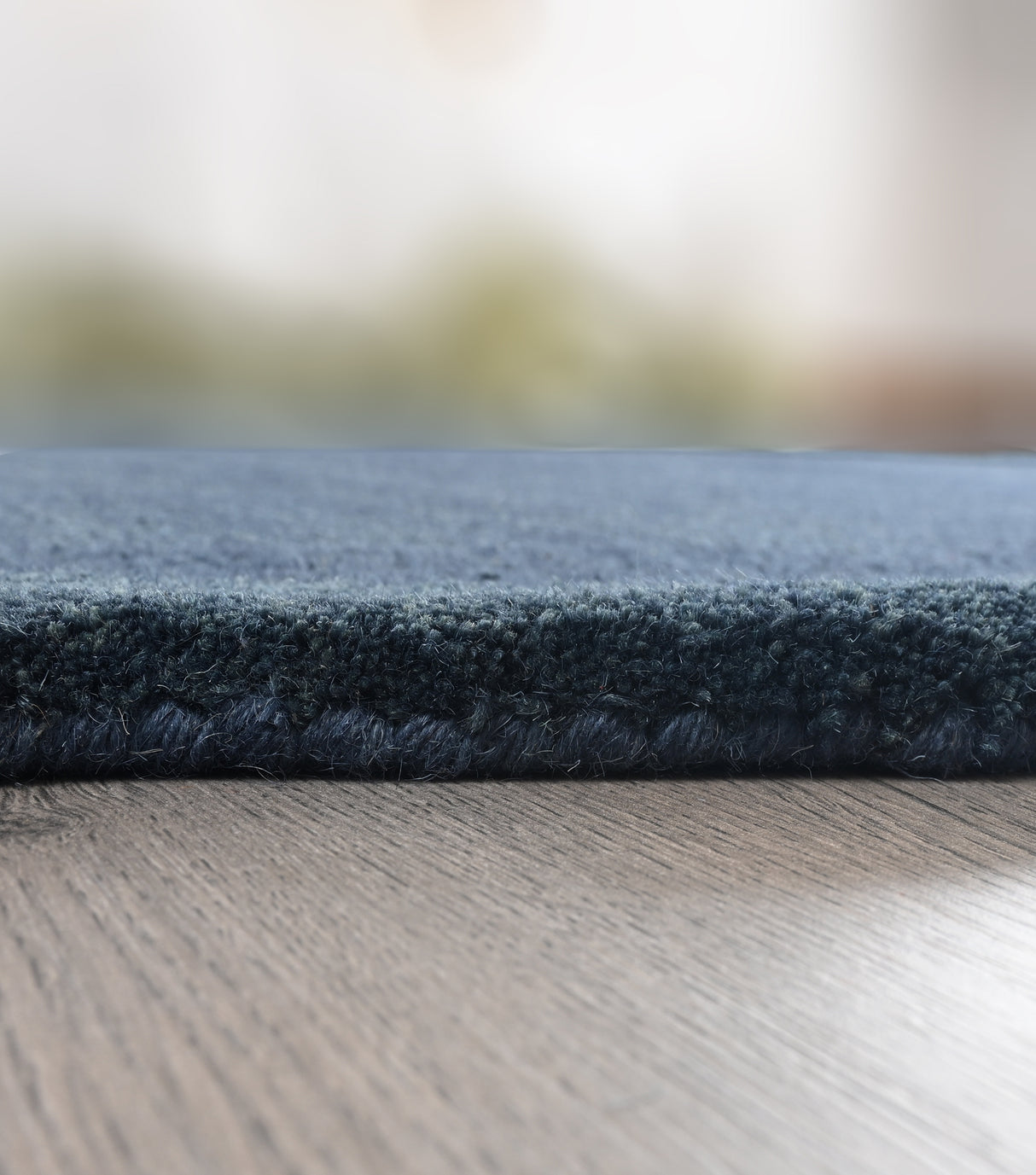 Scalloped Wool Rug – Hand-Tufted, Thick & Soft, Wavy Edge with Cotton Backing