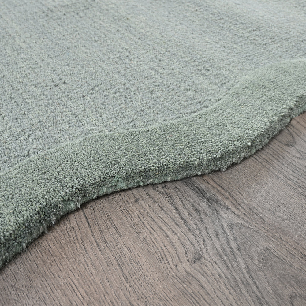Scalloped Wool Rug – Hand-Tufted, Thick & Soft, Wavy Edge with Cotton Backing