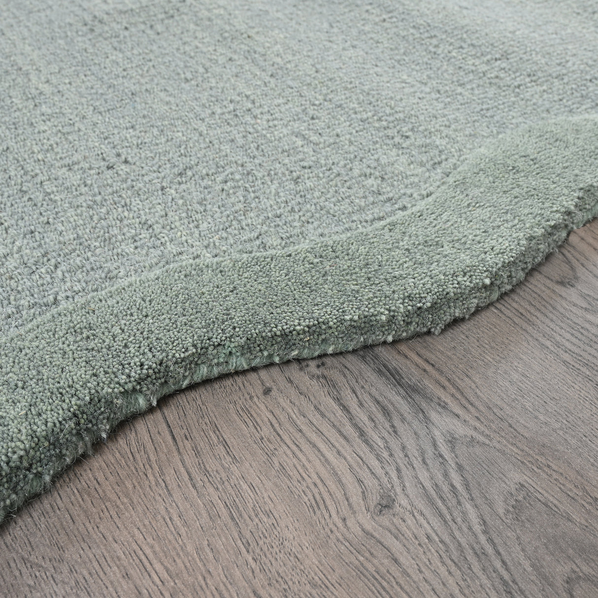 Scalloped Wool Rug – Hand-Tufted, Thick & Soft, Wavy Edge with Cotton Backing