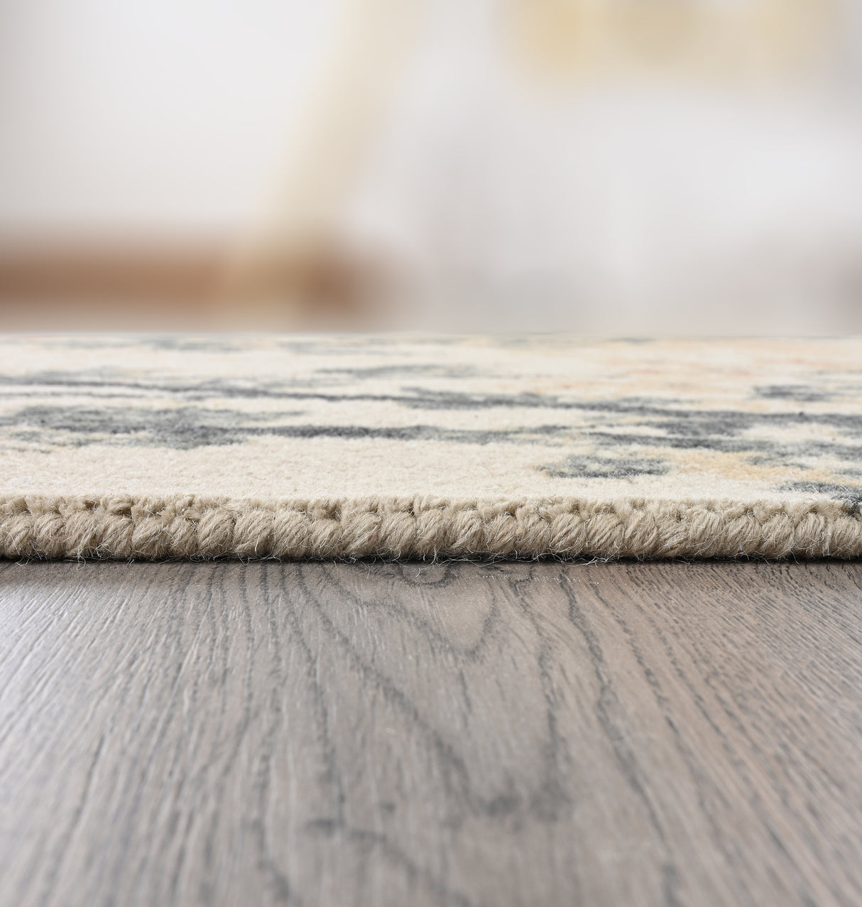 Hand-Tufted Wool Area Rug – Botanical Design with Garden-Inspired Pattern