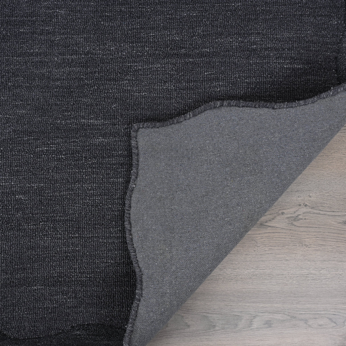 Scalloped Wool Rug – Hand-Tufted, Thick & Soft, Wavy Edge with Cotton Backing