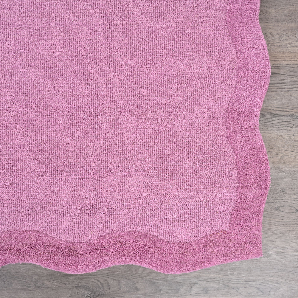 Scalloped Wool Rug – Hand-Tufted, Thick & Soft, Wavy Edge with Cotton Backing