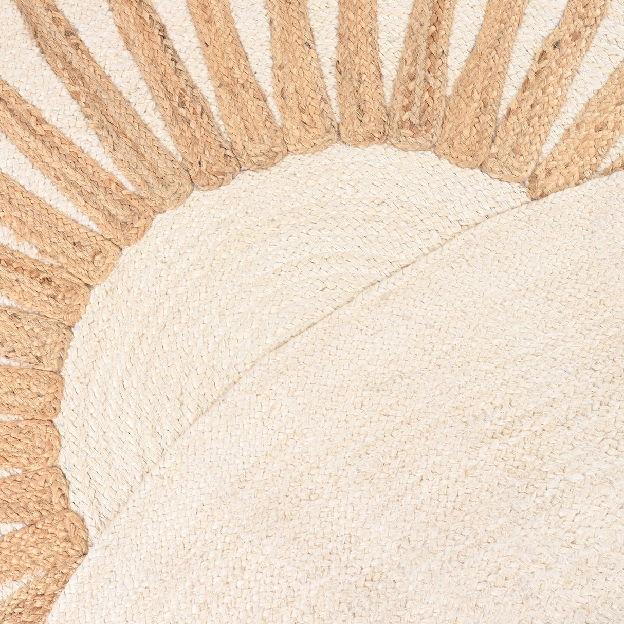 Round Jute Rug – Handwoven Natural Fiber Accent Rug