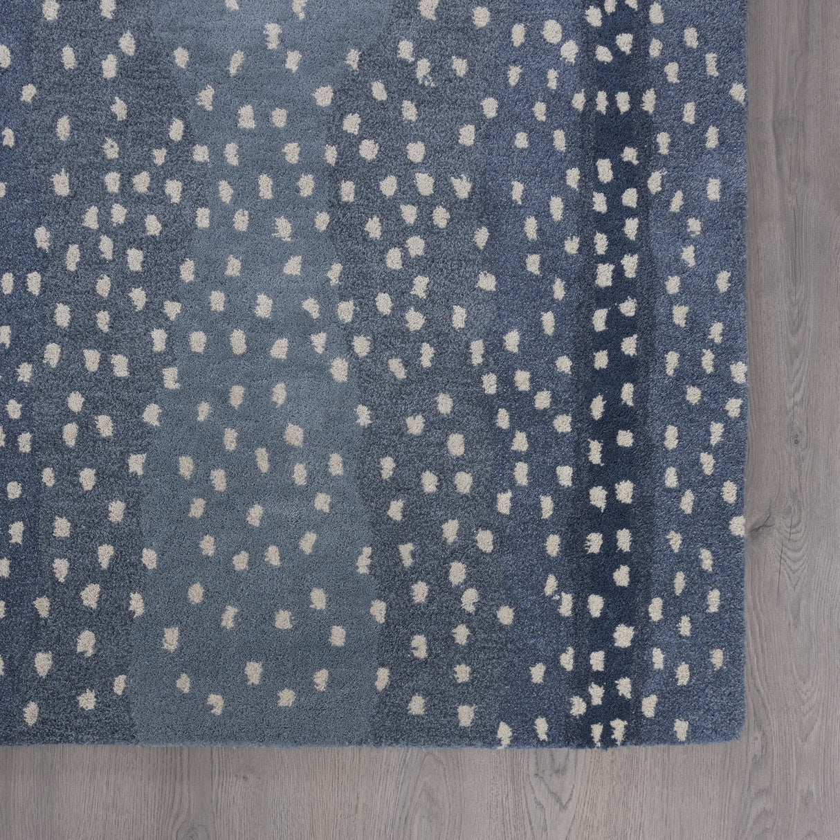 Antelope Cheetah Blue – Contemporary Handmade 100% Wool Area Rug
