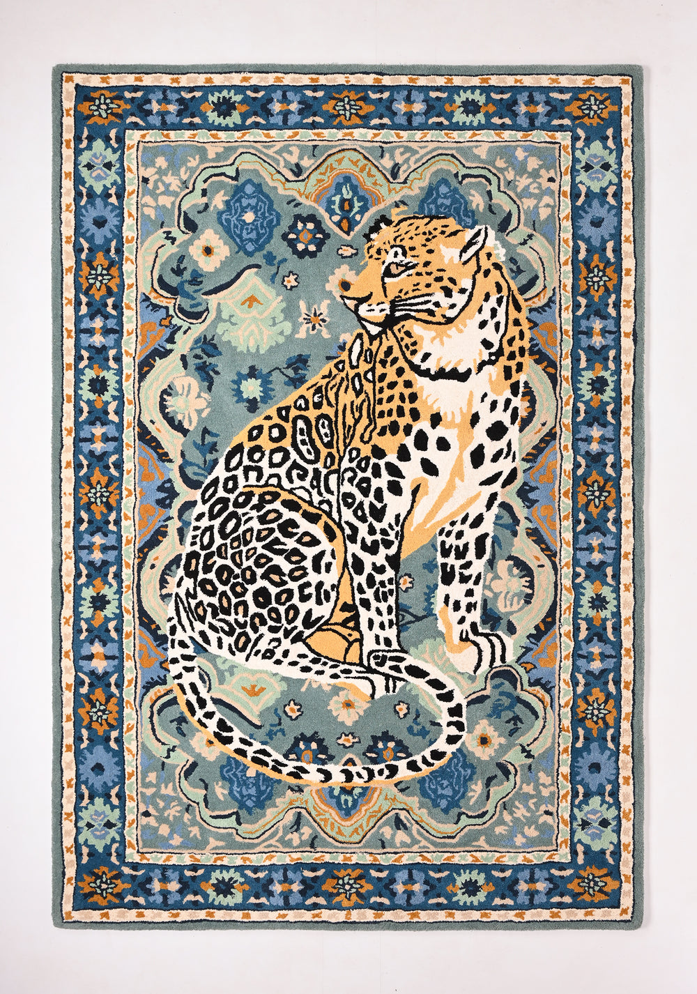 Hand-Tufted Wool Rug – Cheetah Pattern, Thick & Soft Texture