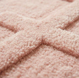 Hand-Tufted Wool Rug Scalloped Edge Modern Geometric Pattern