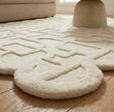 Hand-Tufted Wool Rug Scalloped Edge Modern Geometric Pattern
