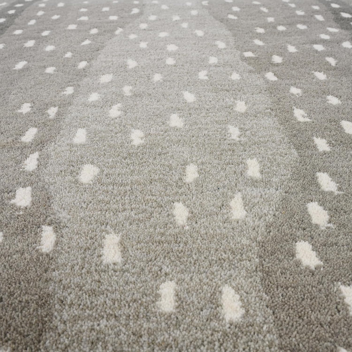 Antelope Cheetah Blue – Contemporary Handmade 100% Wool Area Rug