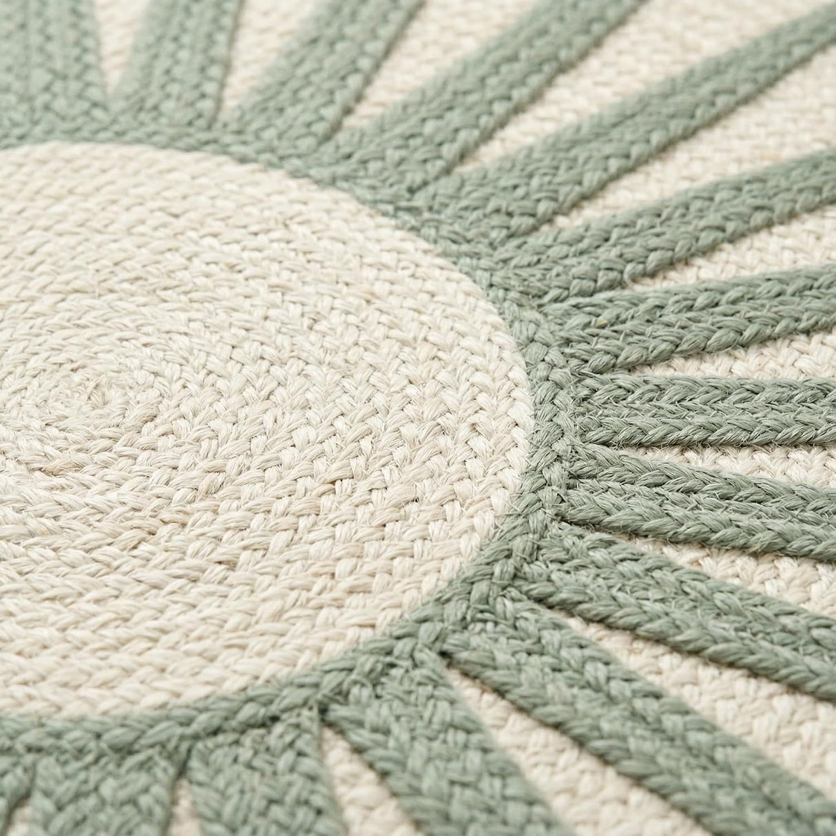 Round Jute Rug – Handwoven Natural Fiber Accent Rug