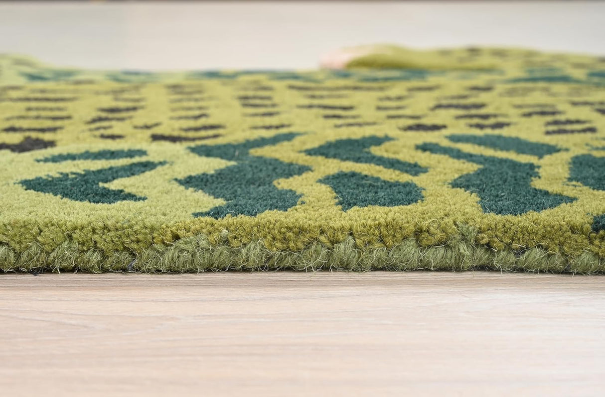 Handmade 100% Wool Area Rug with Realistic Crocodile-Inspired Animal Print Design
