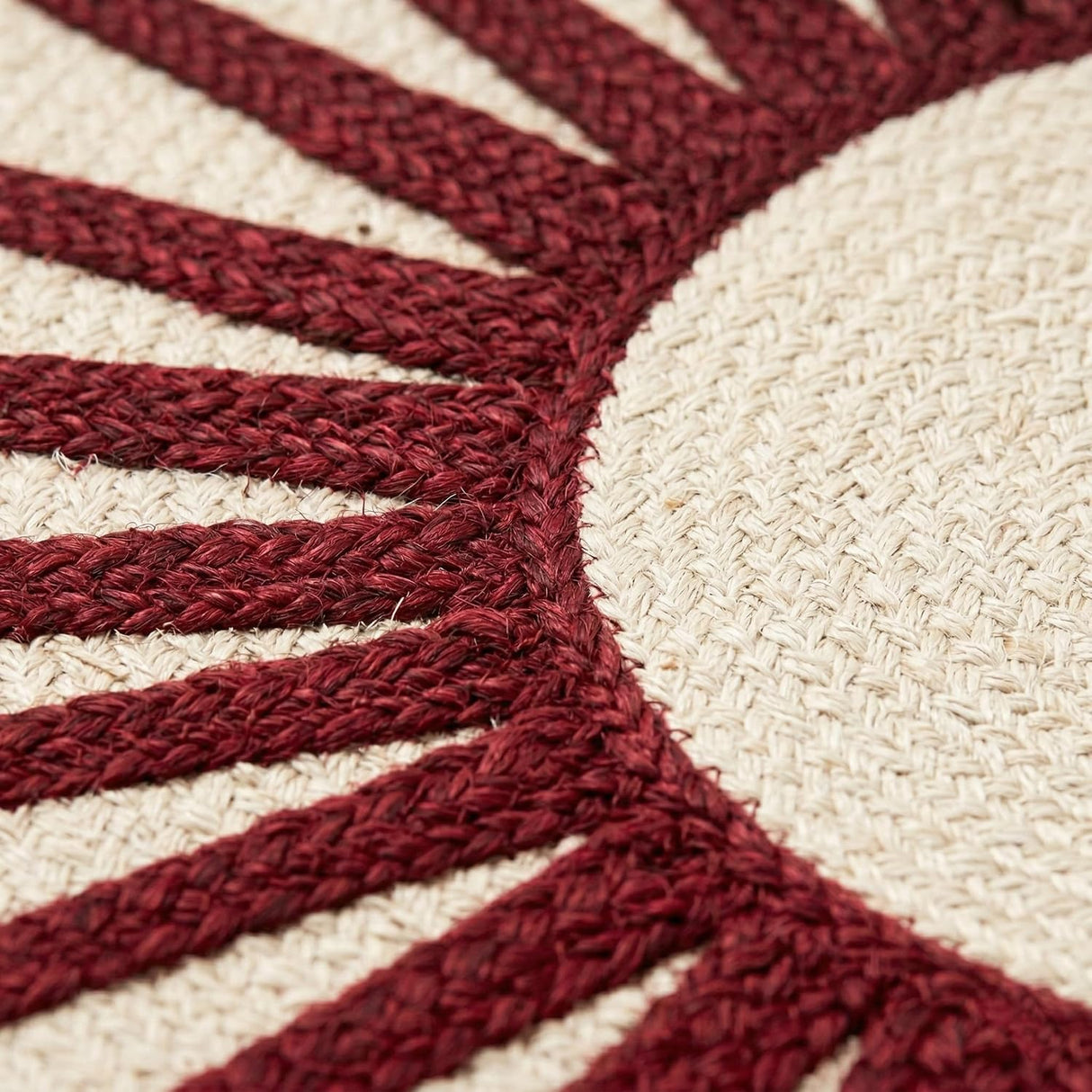 Round Jute Rug – Handwoven Natural Fiber Accent Rug