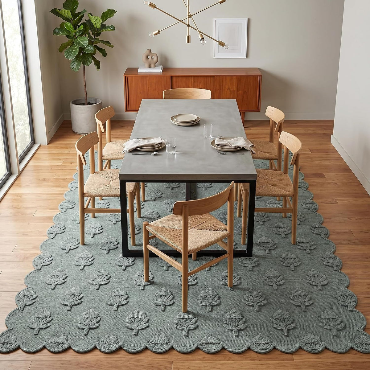 Hand Tufted Wool Rug, Floral Botanical Pattern with Scalloped