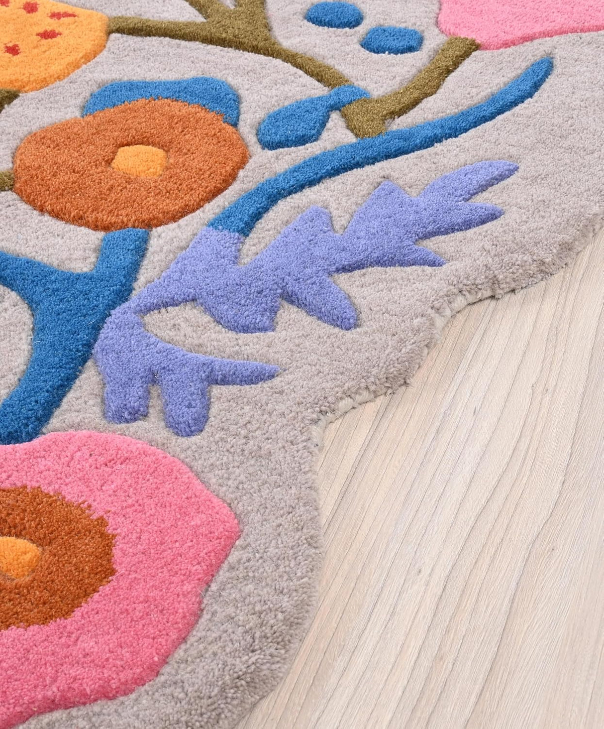 Hand-Tufted Wool Floral Area Rug – Colorful Botanical Garden Design