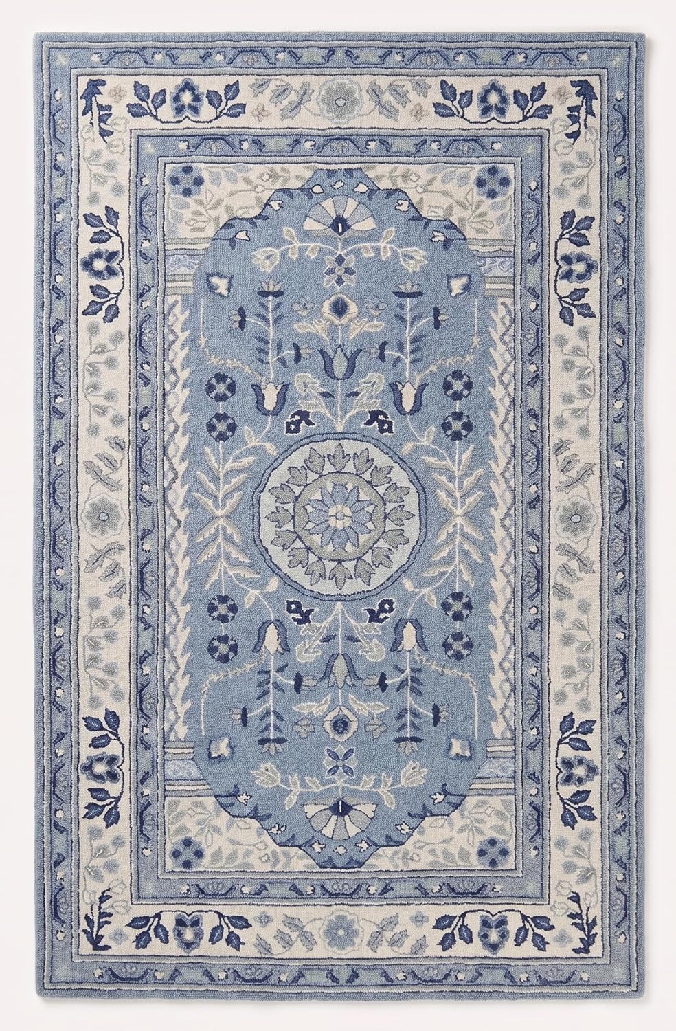 Traditional Hand-Tufted Wool Area Rug, Floral Medallion Design