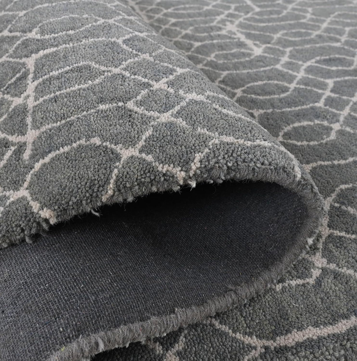 Modern Hand-Tufted Geometric Patterned Wool Area Rug for Living Room, Bedroom, and Home Décor – Soft and Plush Carpet for Cozy and Stylish Interiors