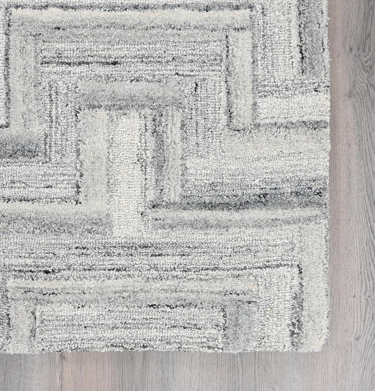 Geometric Wool Rug – Hand-Tufted, Modern Maze Design, Soft & Durable