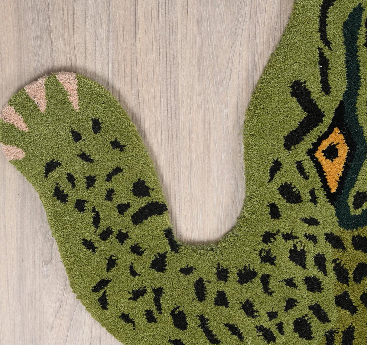 Handmade 100% Wool Area Rug with Realistic Crocodile-Inspired Animal Print Design