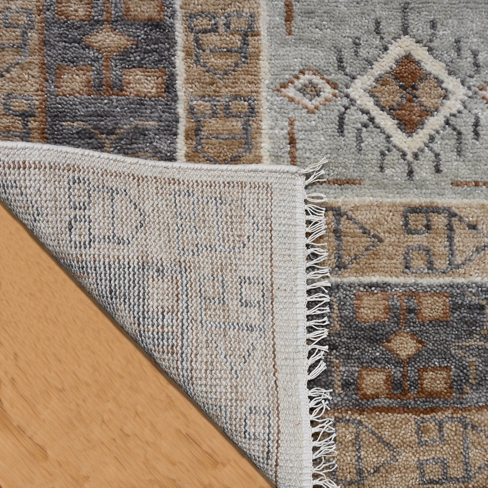 Hand-Knotted Wool Rug – Tribal Medallion Design in Natural Tones